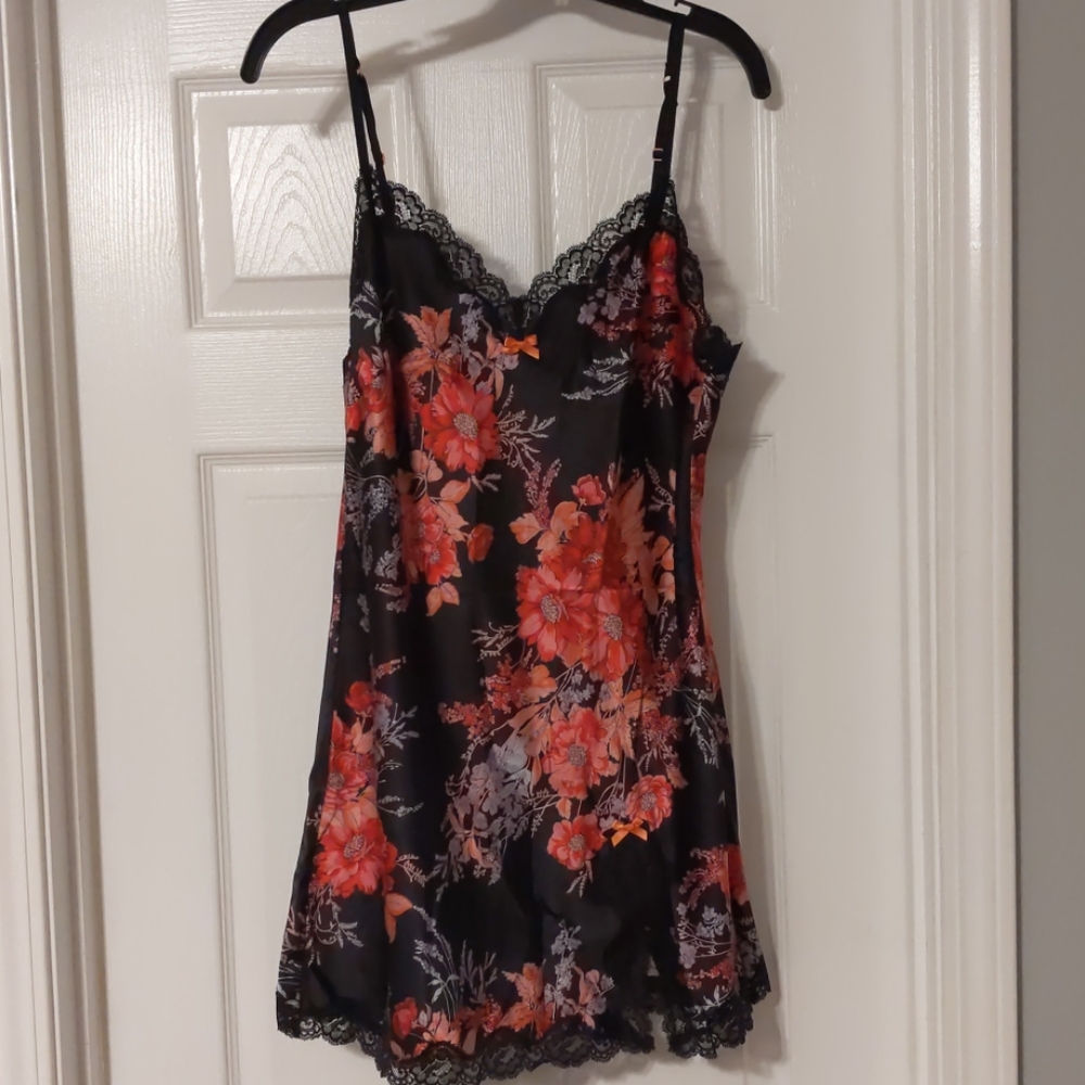 Victoria's Secret Slip